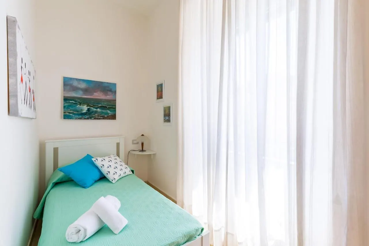 Rione Emanuele III - 4 Bedroom Apartment Nápoly Olaszország