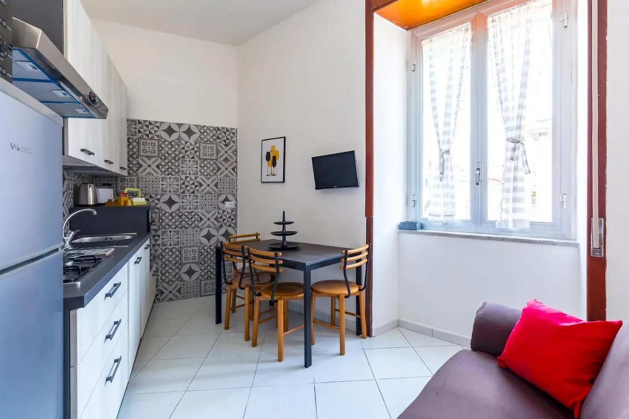 Rione Emanuele III - 4 Bedroom Apartment Nápoly Olaszország