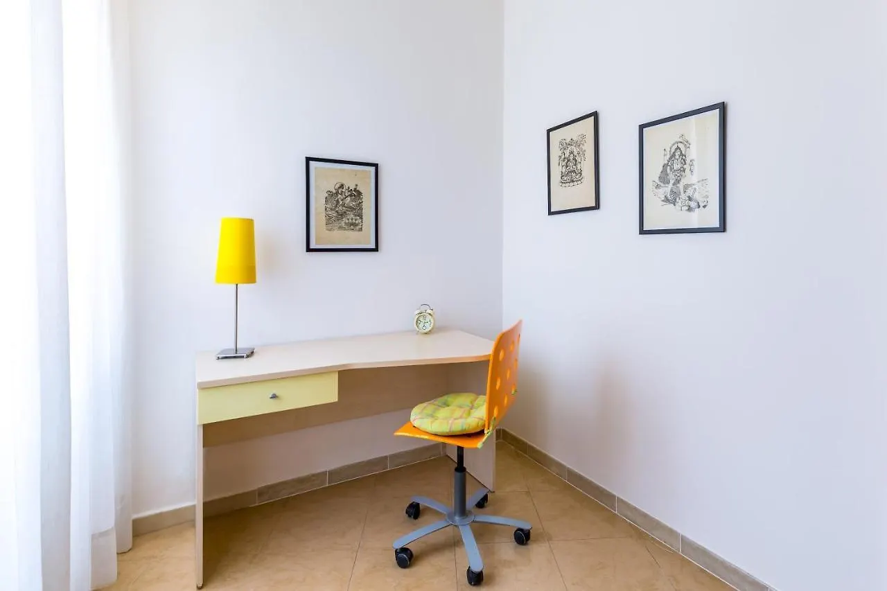 Rione Emanuele III - 4 Bedroom Apartment Nápoly Olaszország