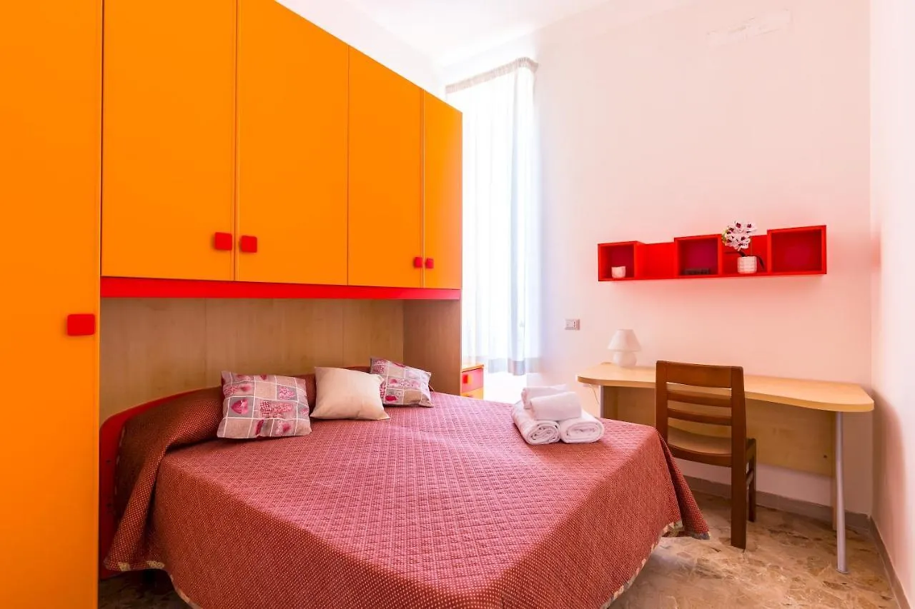 נאפולי Rione Emanuele III - 4 Bedroom Apartment