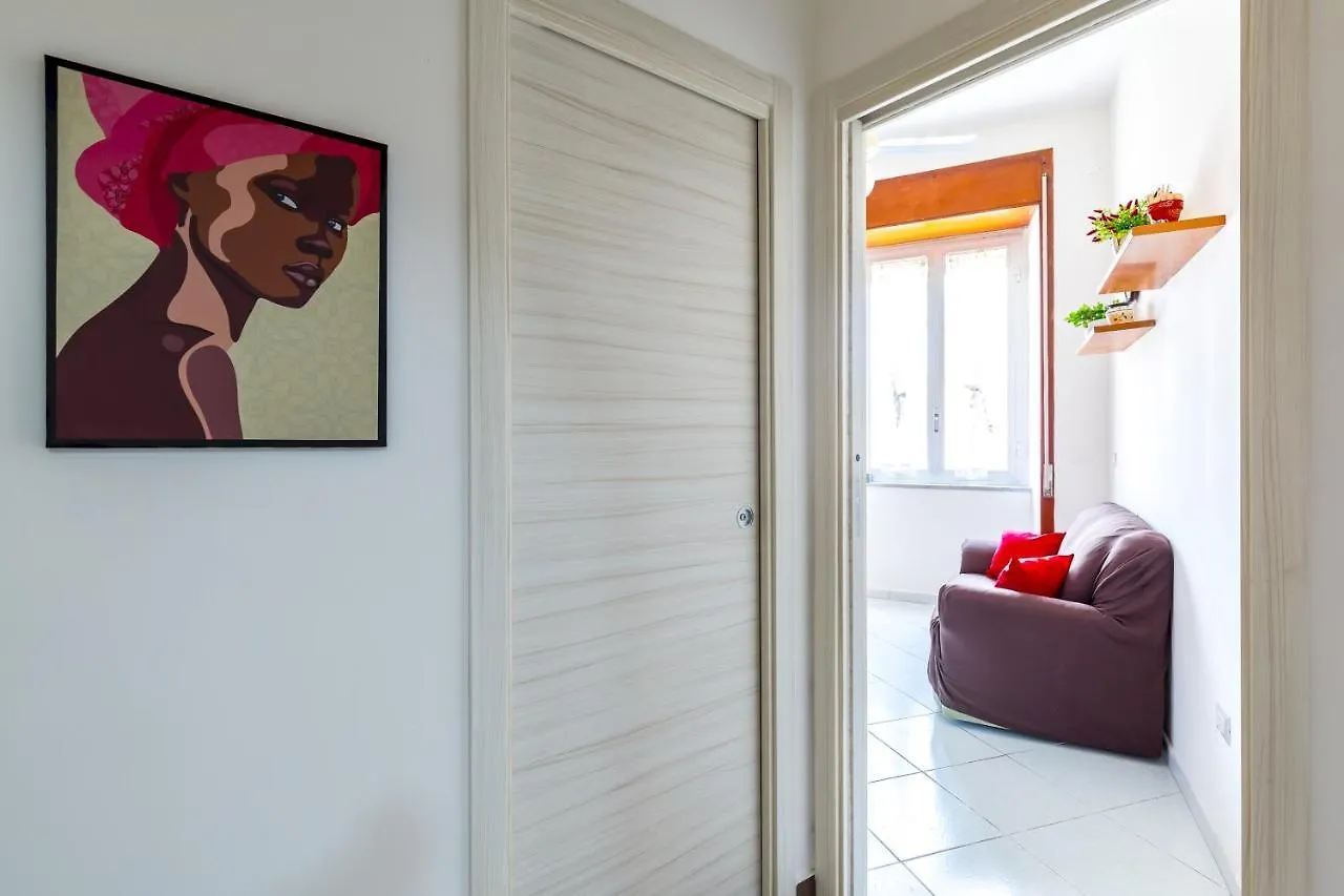 נאפולי Rione Emanuele III - 4 Bedroom Apartment