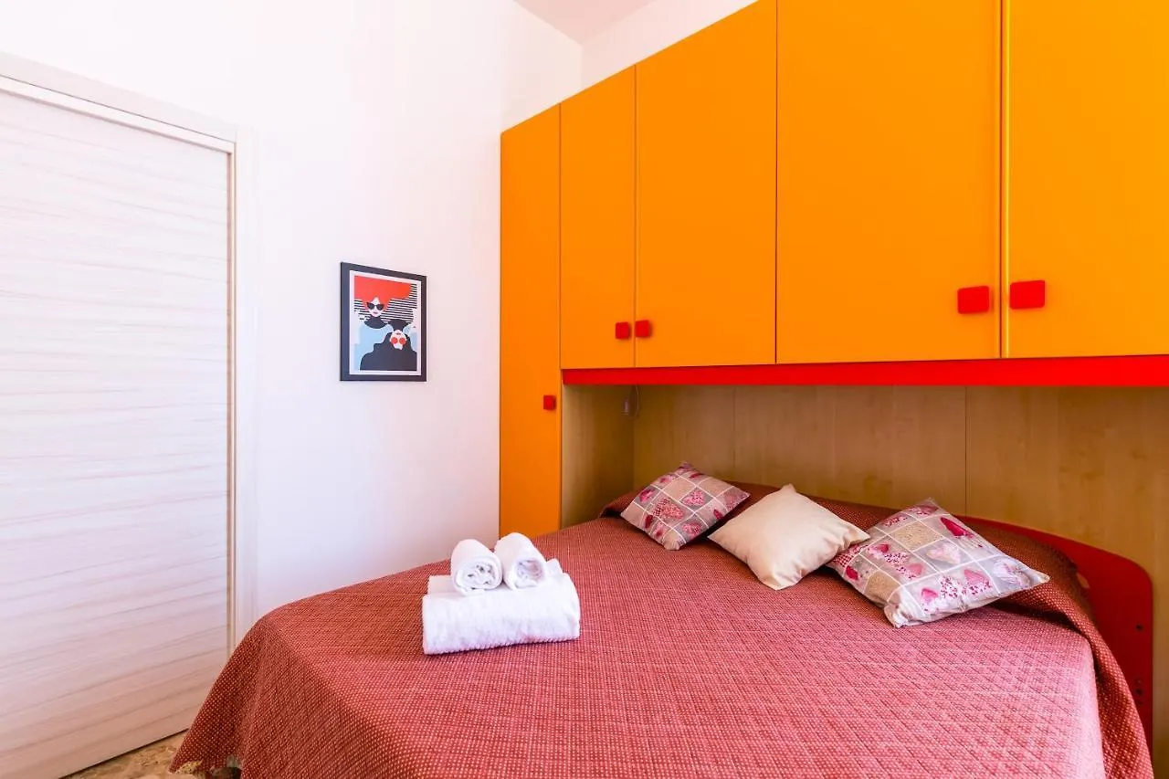 נאפולי Rione Emanuele III - 4 Bedroom Apartment איטליה