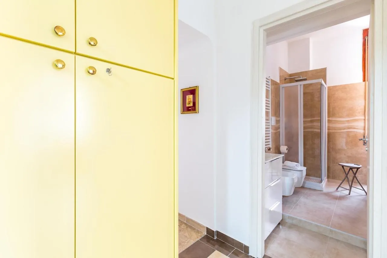Rione Emanuele III - 4 Bedroom Apartment Nápoly