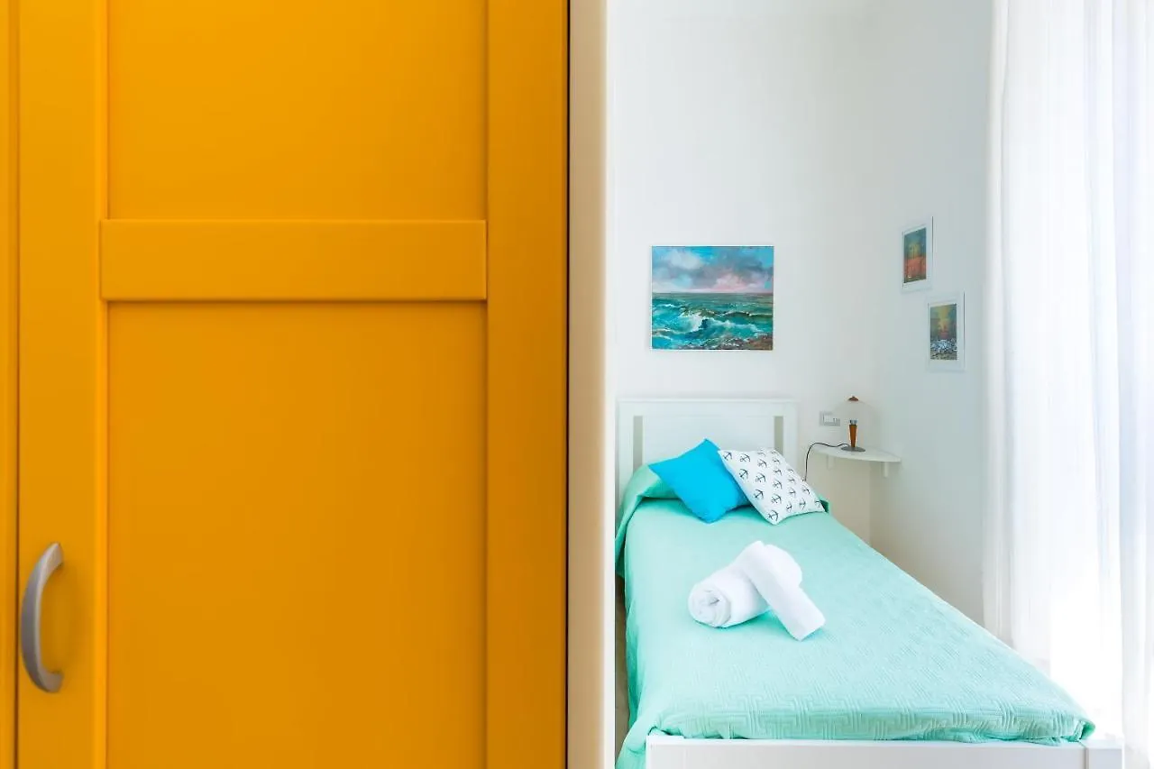 נאפולי Rione Emanuele III - 4 Bedroom Apartment 0*,