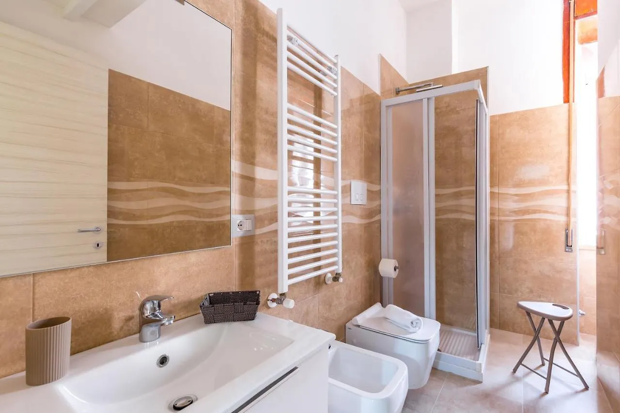 Rione Emanuele III - 4 Bedroom Apartment Nápoly